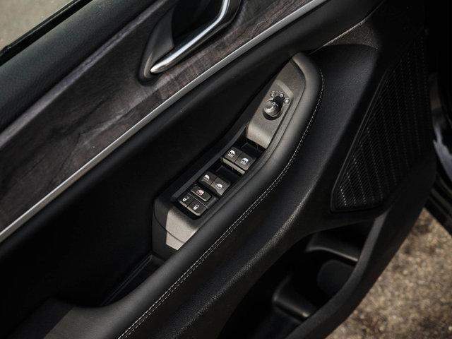 new 2025 Jeep Grand Cherokee car, priced at $41,995