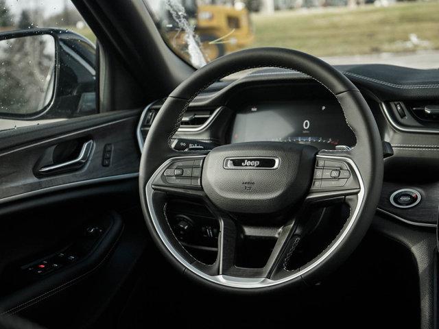 new 2025 Jeep Grand Cherokee car, priced at $41,995