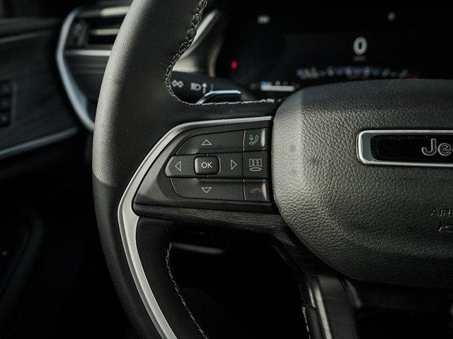 new 2025 Jeep Grand Cherokee car, priced at $41,995