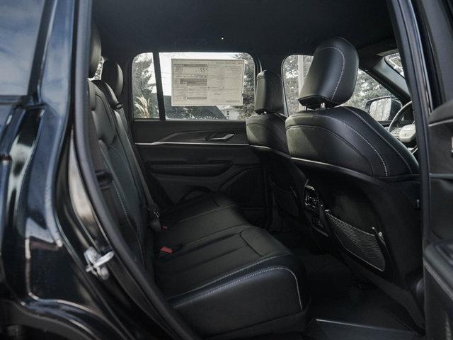 new 2025 Jeep Grand Cherokee car, priced at $41,995