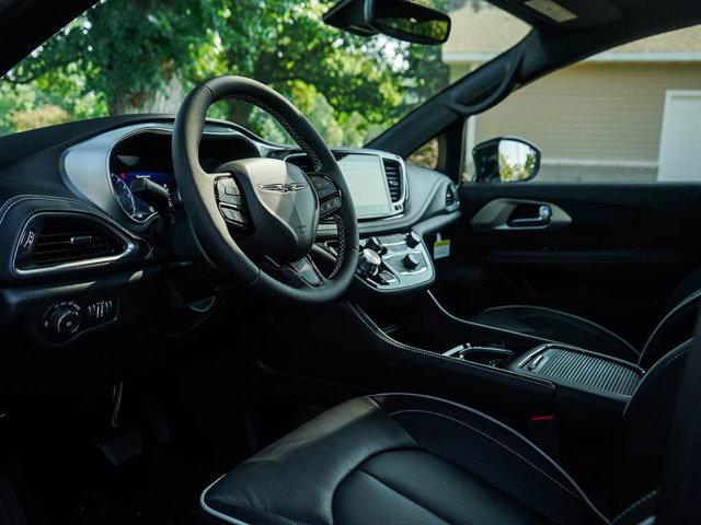 new 2025 Chrysler Pacifica car, priced at $50,972