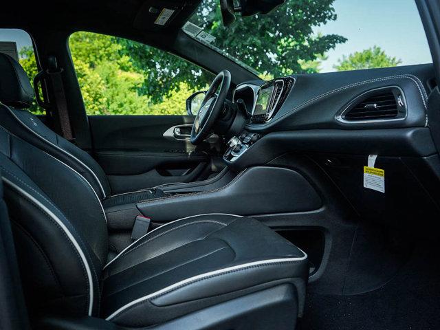 new 2025 Chrysler Pacifica car, priced at $50,972
