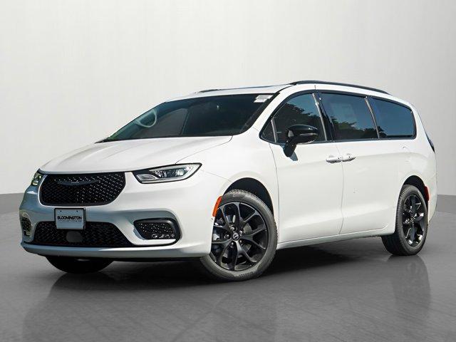 new 2025 Chrysler Pacifica car, priced at $50,972
