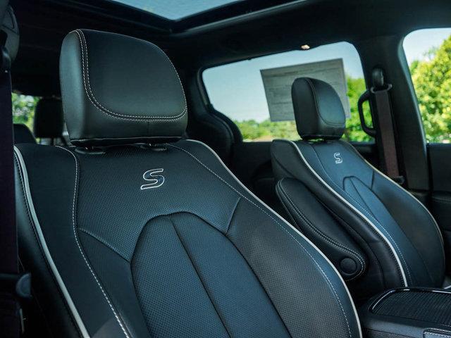 new 2025 Chrysler Pacifica car, priced at $50,972