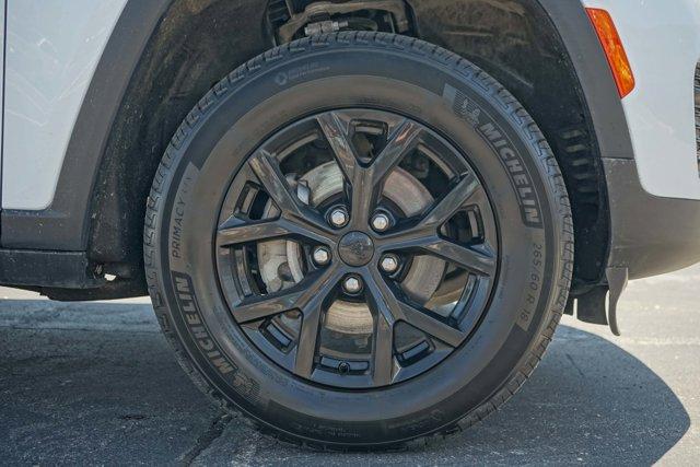 used 2024 Jeep Grand Cherokee car, priced at $39,000
