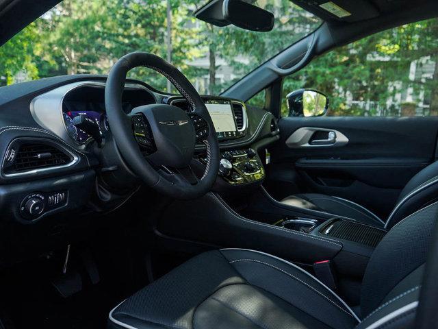 new 2025 Chrysler Pacifica car, priced at $49,776