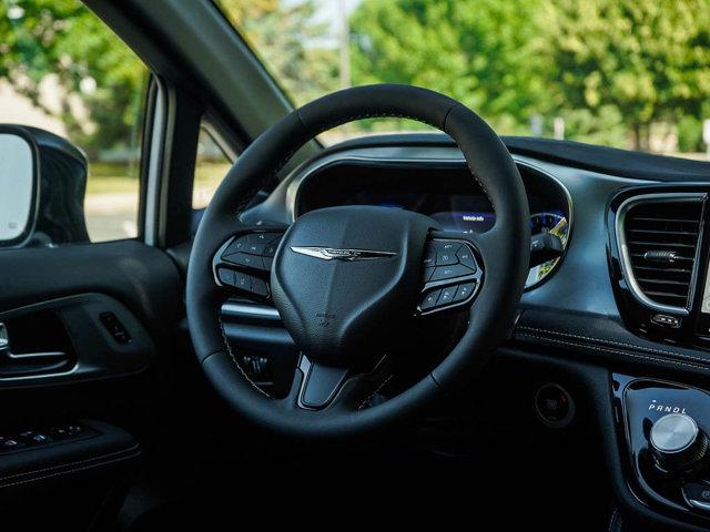 new 2025 Chrysler Pacifica car, priced at $49,776