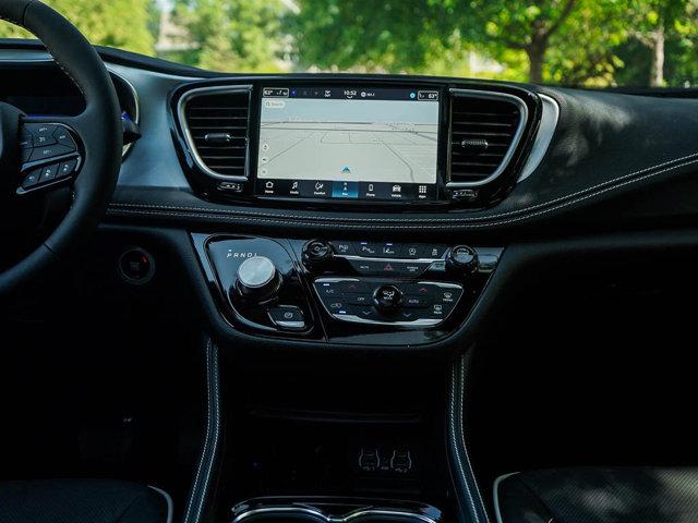 new 2025 Chrysler Pacifica car, priced at $49,776