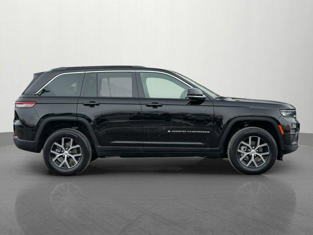 used 2024 Jeep Grand Cherokee car, priced at $39,991