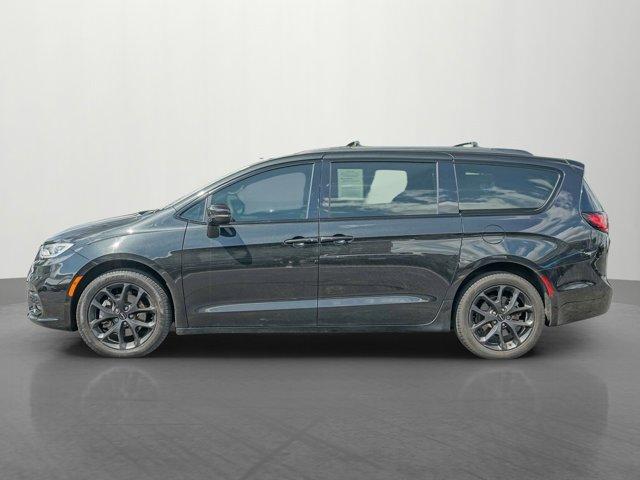 used 2022 Chrysler Pacifica car, priced at $34,591