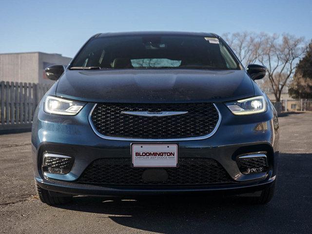 new 2025 Chrysler Pacifica car, priced at $46,530