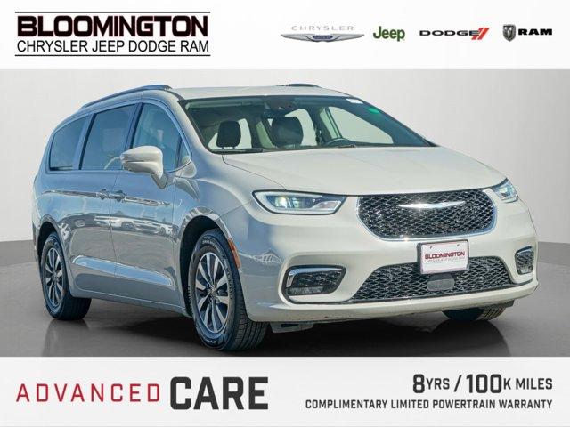 used 2021 Chrysler Pacifica Hybrid car, priced at $27,000