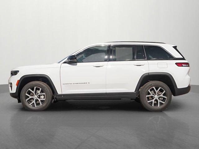 new 2025 Jeep Grand Cherokee car, priced at $43,700