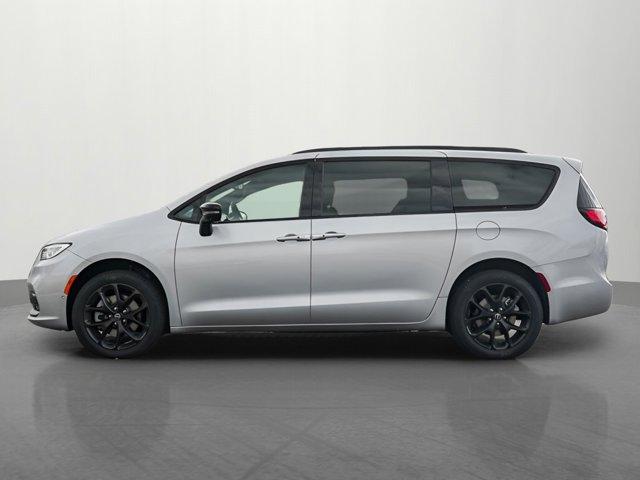 new 2026 Chrysler Pacifica car, priced at $51,245