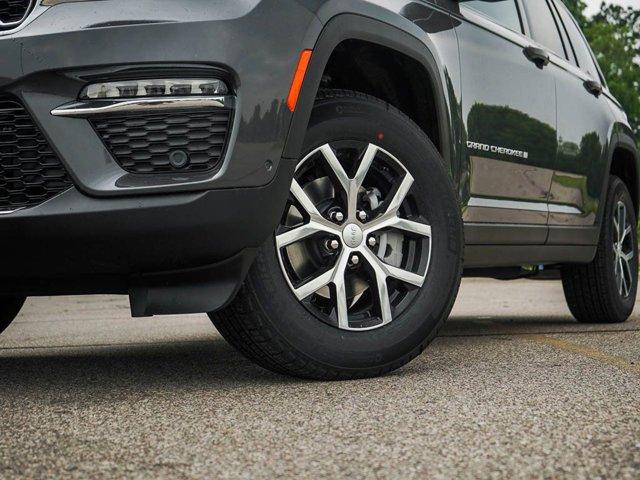 new 2025 Jeep Grand Cherokee car, priced at $50,556