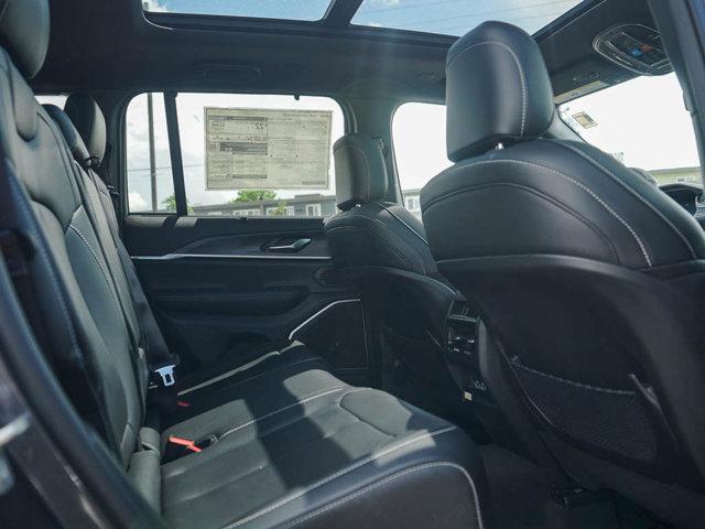 new 2025 Jeep Grand Cherokee car, priced at $50,556