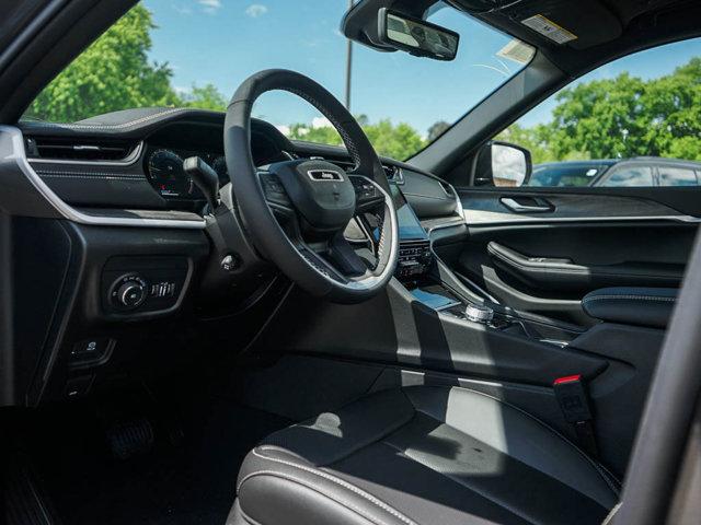 new 2025 Jeep Grand Cherokee car, priced at $50,556