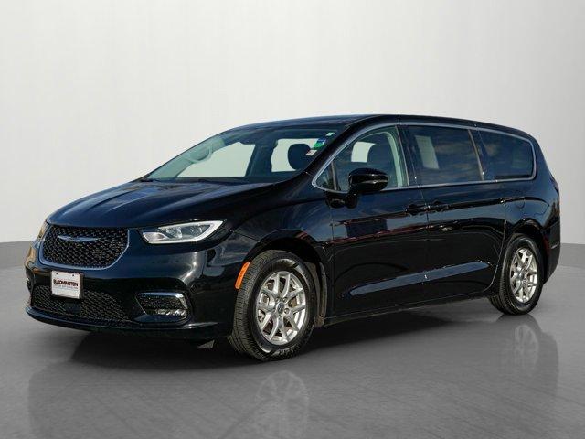 used 2024 Chrysler Pacifica car, priced at $30,991