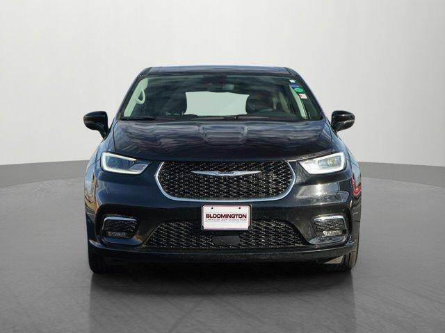 used 2024 Chrysler Pacifica car, priced at $30,991