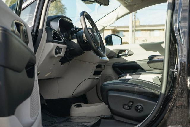 used 2024 Chrysler Pacifica car, priced at $30,991