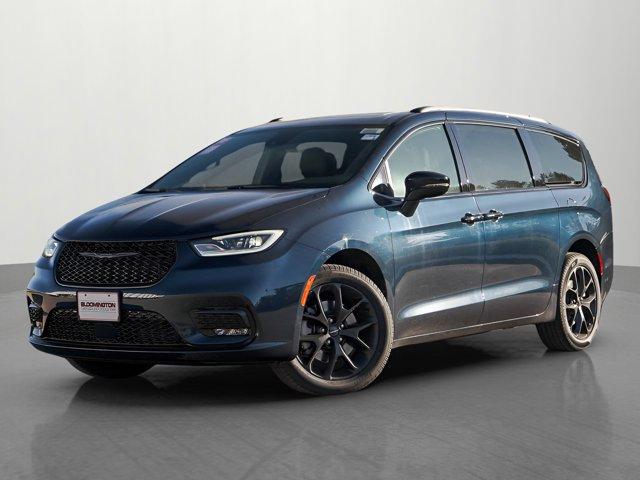 new 2025 Chrysler Pacifica car, priced at $47,995