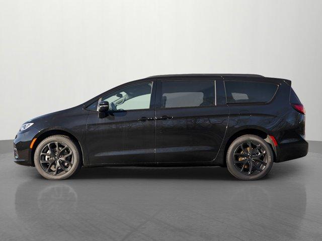 new 2025 Chrysler Pacifica car, priced at $47,495