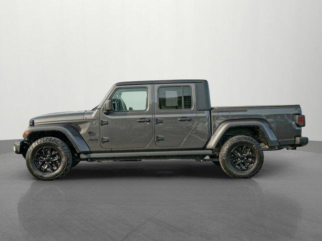 used 2022 Jeep Gladiator car, priced at $35,591