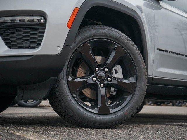new 2025 Jeep Grand Cherokee car, priced at $46,995