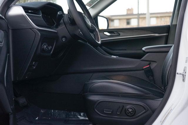 used 2023 Jeep Grand Cherokee car, priced at $34,300