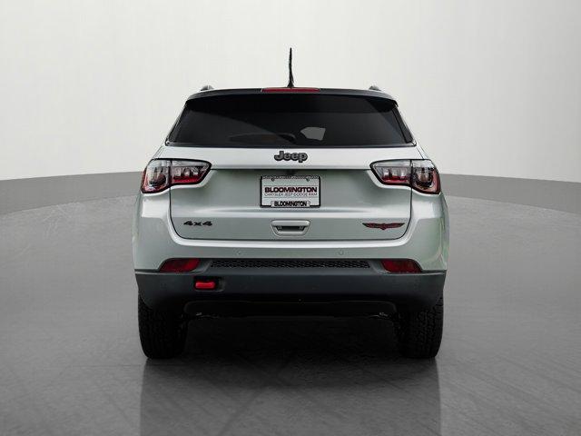 new 2025 Jeep Compass car, priced at $33,995