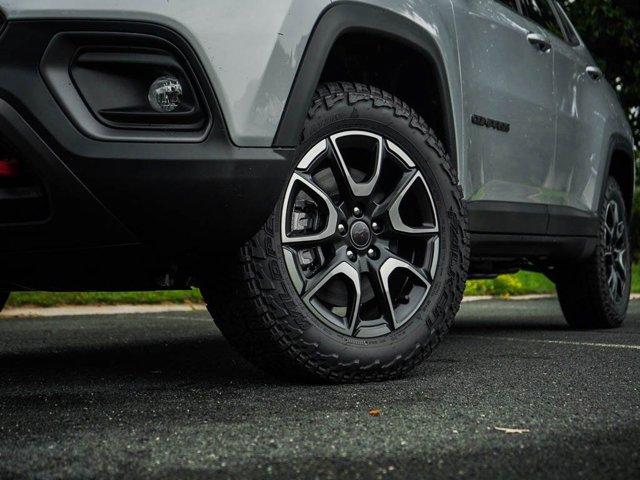 new 2025 Jeep Compass car, priced at $33,995