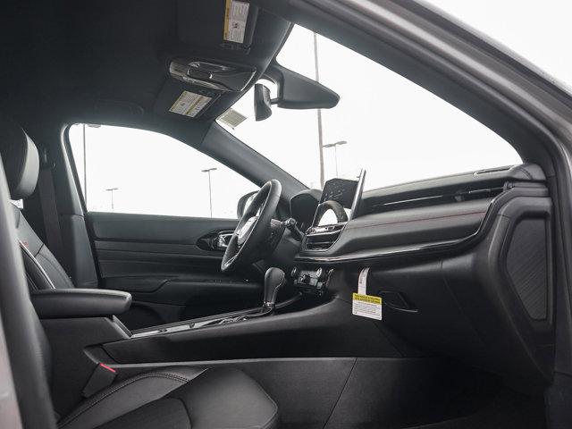 new 2025 Jeep Compass car, priced at $33,995