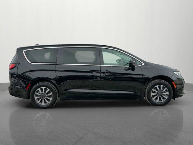 used 2024 Chrysler Pacifica Hybrid car, priced at $38,991