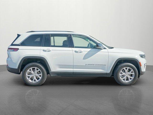 used 2022 Jeep Grand Cherokee car, priced at $28,991