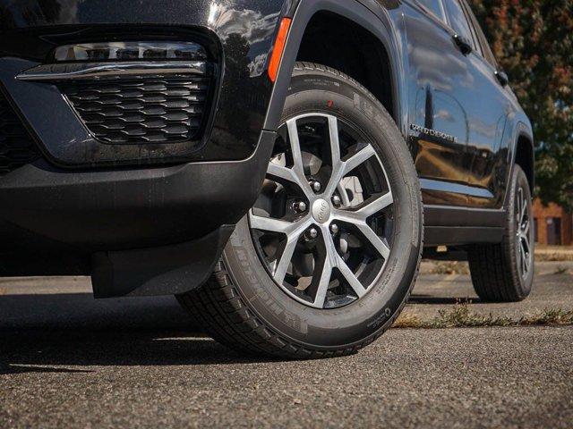 new 2025 Jeep Grand Cherokee car, priced at $45,146