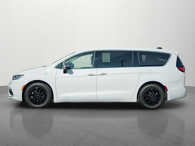 used 2023 Chrysler Pacifica Hybrid car, priced at $33,991