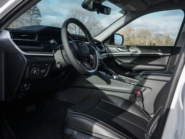 new 2024 Jeep Grand Cherokee car, priced at $44,495