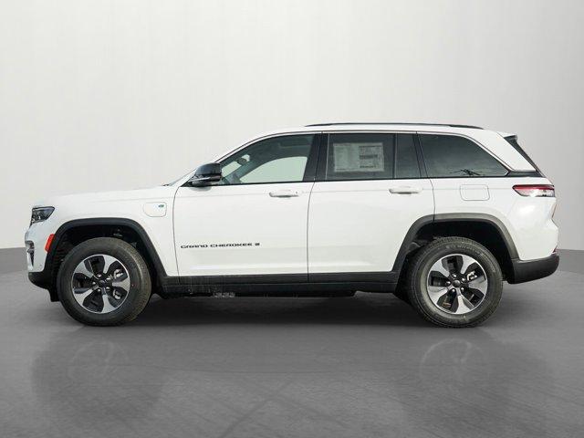 new 2024 Jeep Grand Cherokee car, priced at $44,495