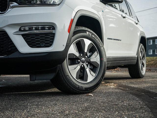 new 2024 Jeep Grand Cherokee car, priced at $44,495