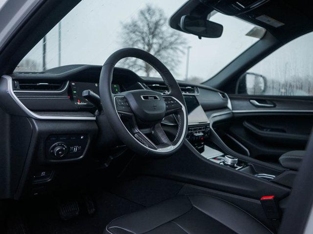 new 2025 Jeep Grand Cherokee car, priced at $56,995