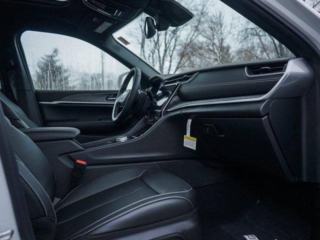 new 2025 Jeep Grand Cherokee car, priced at $56,995