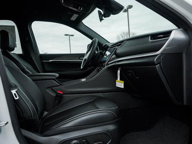 new 2025 Jeep Grand Cherokee car, priced at $47,470