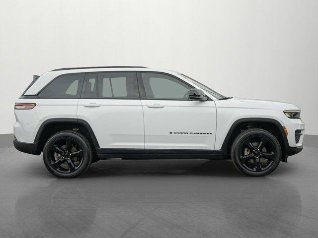 used 2022 Jeep Grand Cherokee car, priced at $33,591