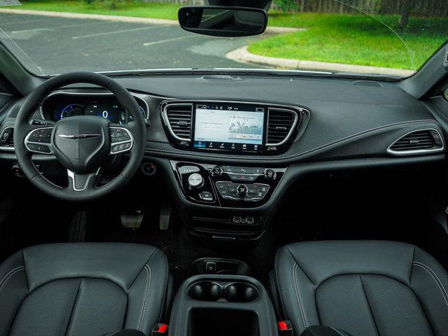 new 2025 Chrysler Pacifica Hybrid car, priced at $44,838