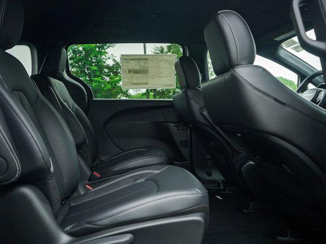 new 2025 Chrysler Pacifica Hybrid car, priced at $44,838