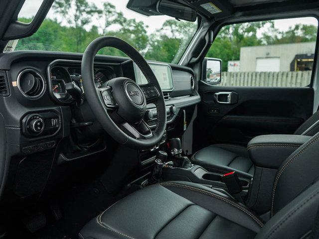 new 2025 Jeep Gladiator car, priced at $41,995