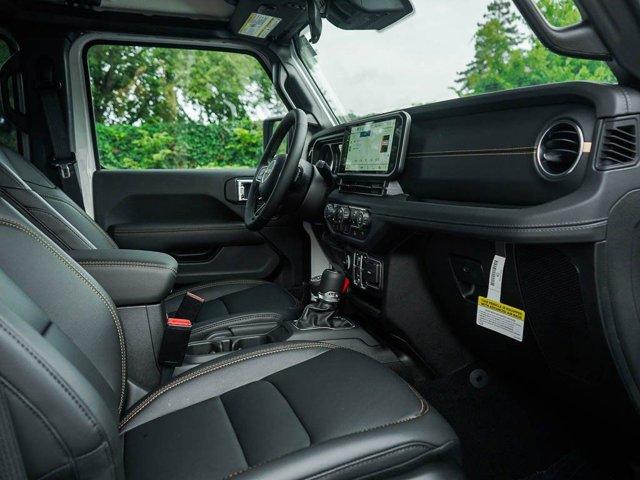 new 2025 Jeep Gladiator car, priced at $41,995