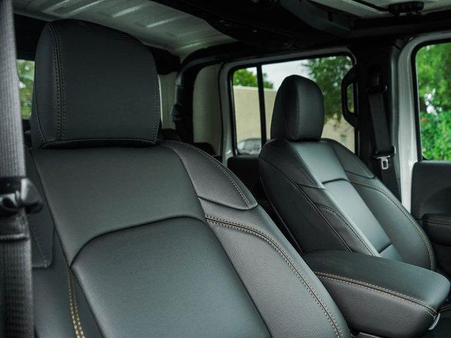 new 2025 Jeep Gladiator car, priced at $41,995