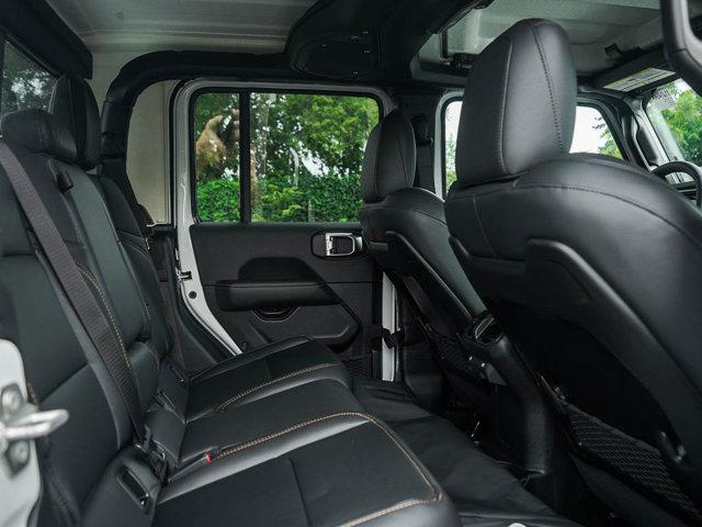new 2025 Jeep Gladiator car, priced at $41,995