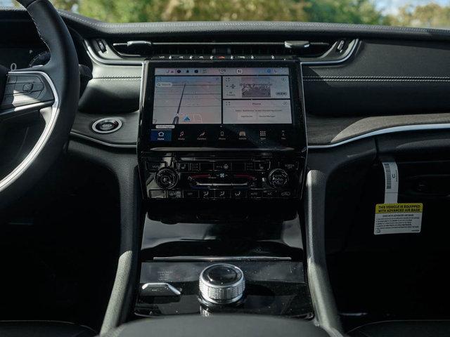 new 2025 Jeep Grand Cherokee car, priced at $43,150